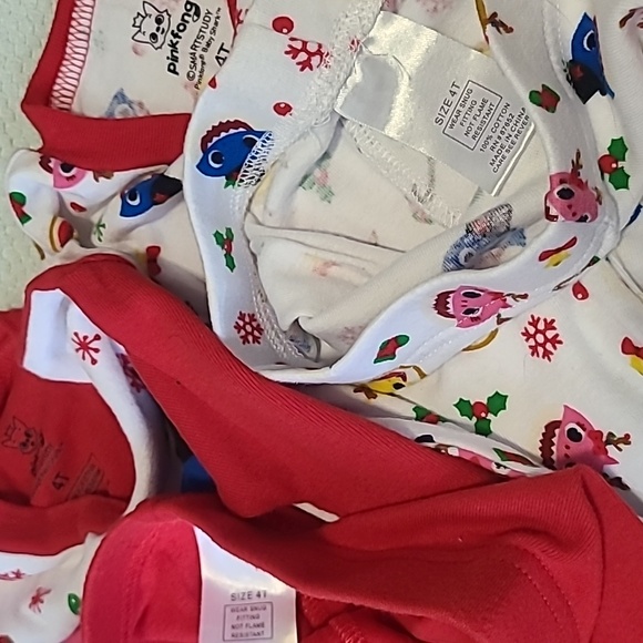 Baby shark Christmas pj set - Picture 4 of 5